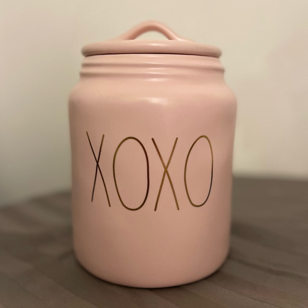 *New never used Rae Dunn chubby  Light Pink with Gold XOXO canister